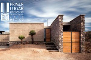 Winner of Premio Obras 2015, Sustainable Construction Category. A 260 m2 residential project located in the northern state of Coahuila, Mexico.