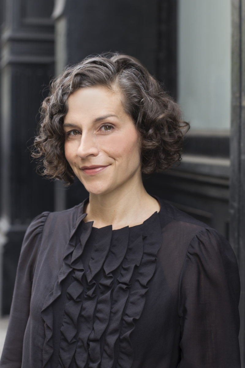 Sara Holoubek